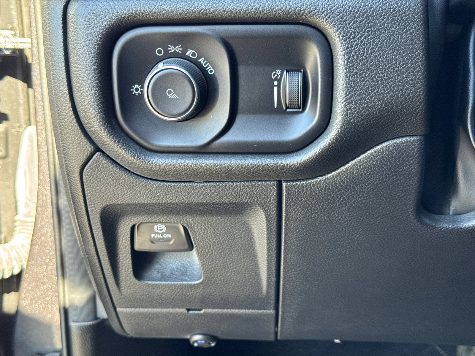 2023 RAM 1500 Big Horn Crew Cab 4x2 5'7" Box