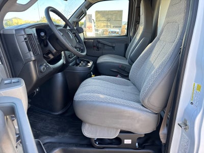 2025 GMC Savana Cutaway 3500 1WT