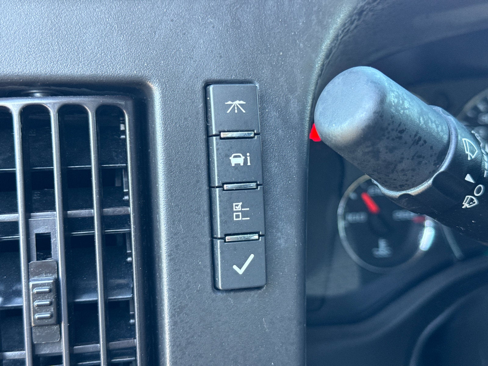 2025 GMC Savana Cutaway 3500 1WT