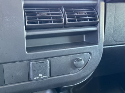 2025 GMC Savana Cutaway 3500 1WT