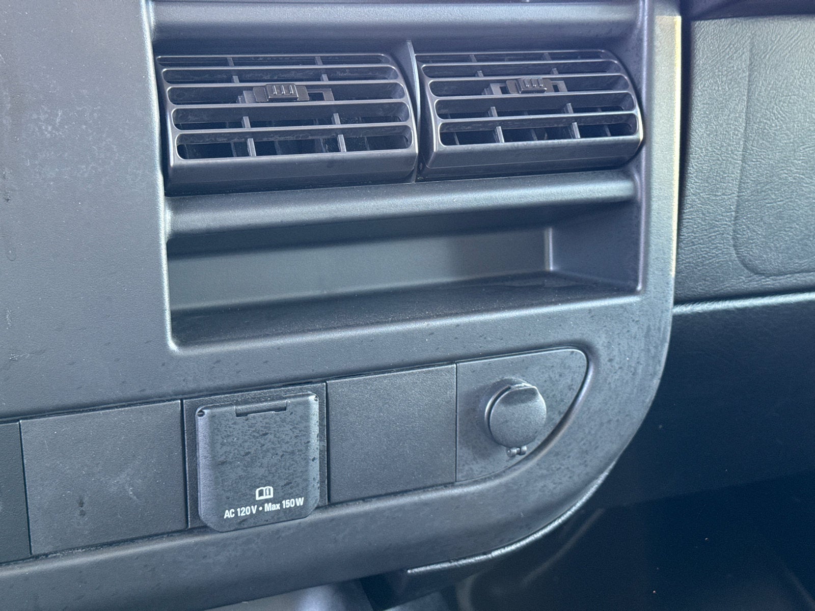 2025 GMC Savana Cutaway 3500 1WT