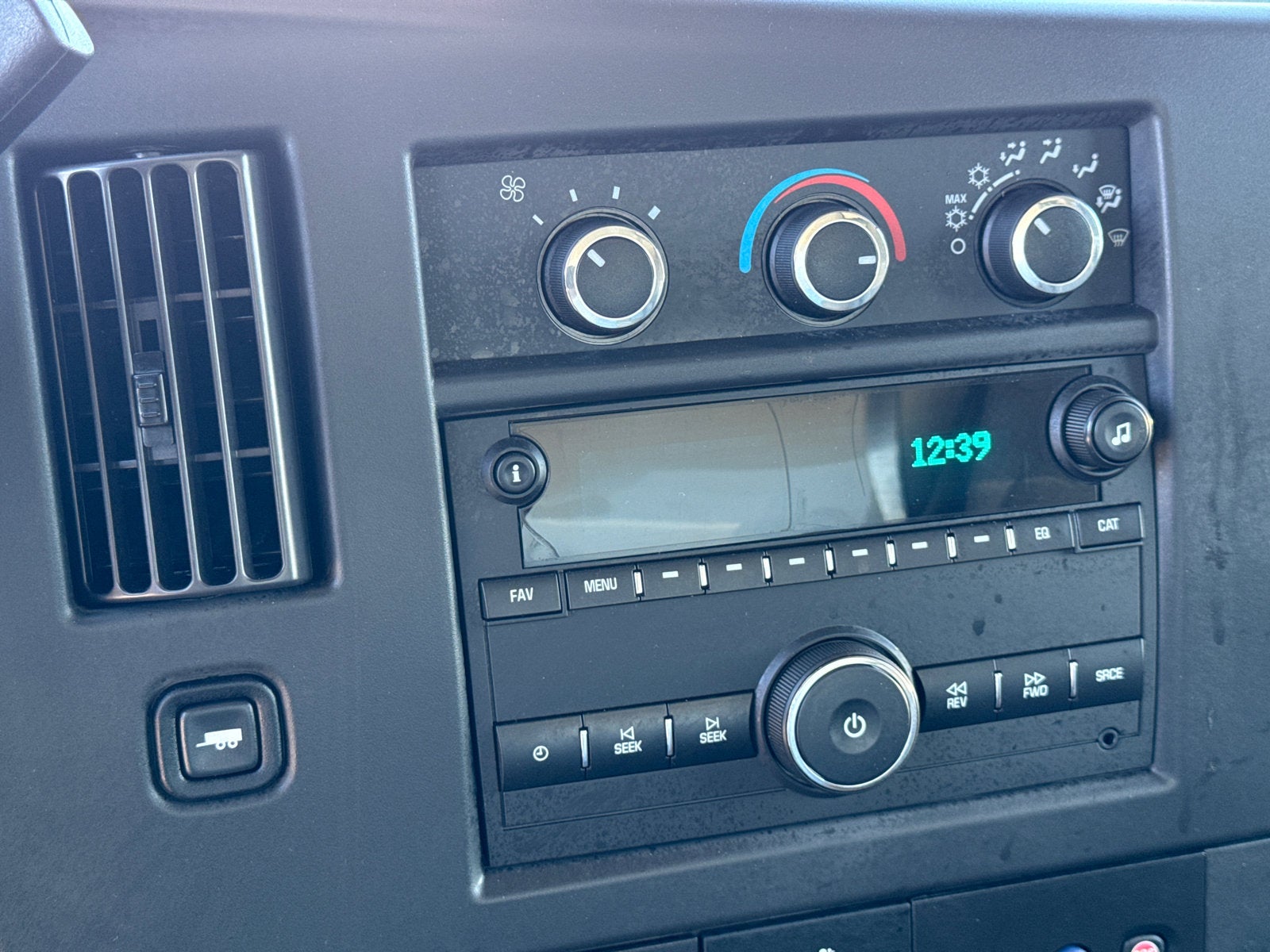 2025 GMC Savana Cutaway 3500 1WT