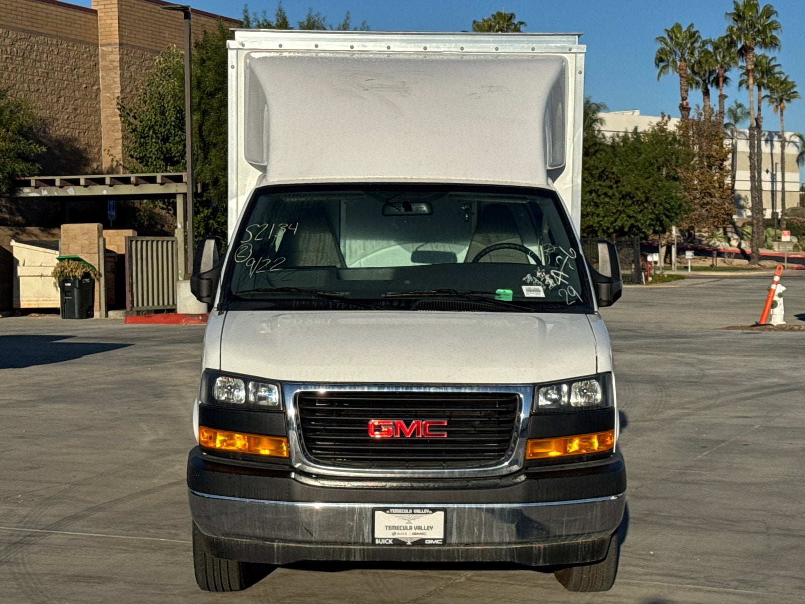 2025 GMC Savana Cutaway 3500 1WT