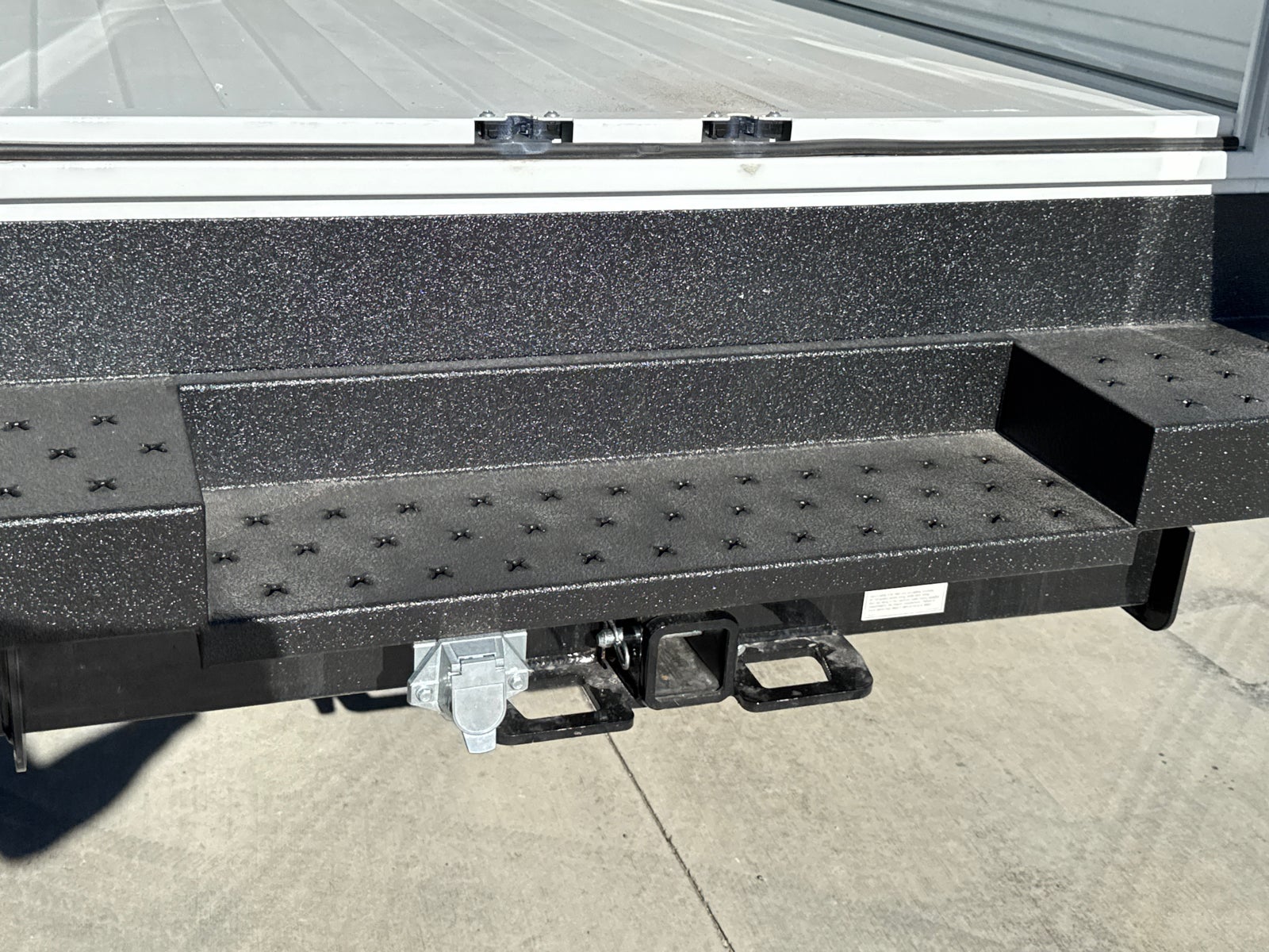 2025 GMC Savana Cutaway 3500 1WT