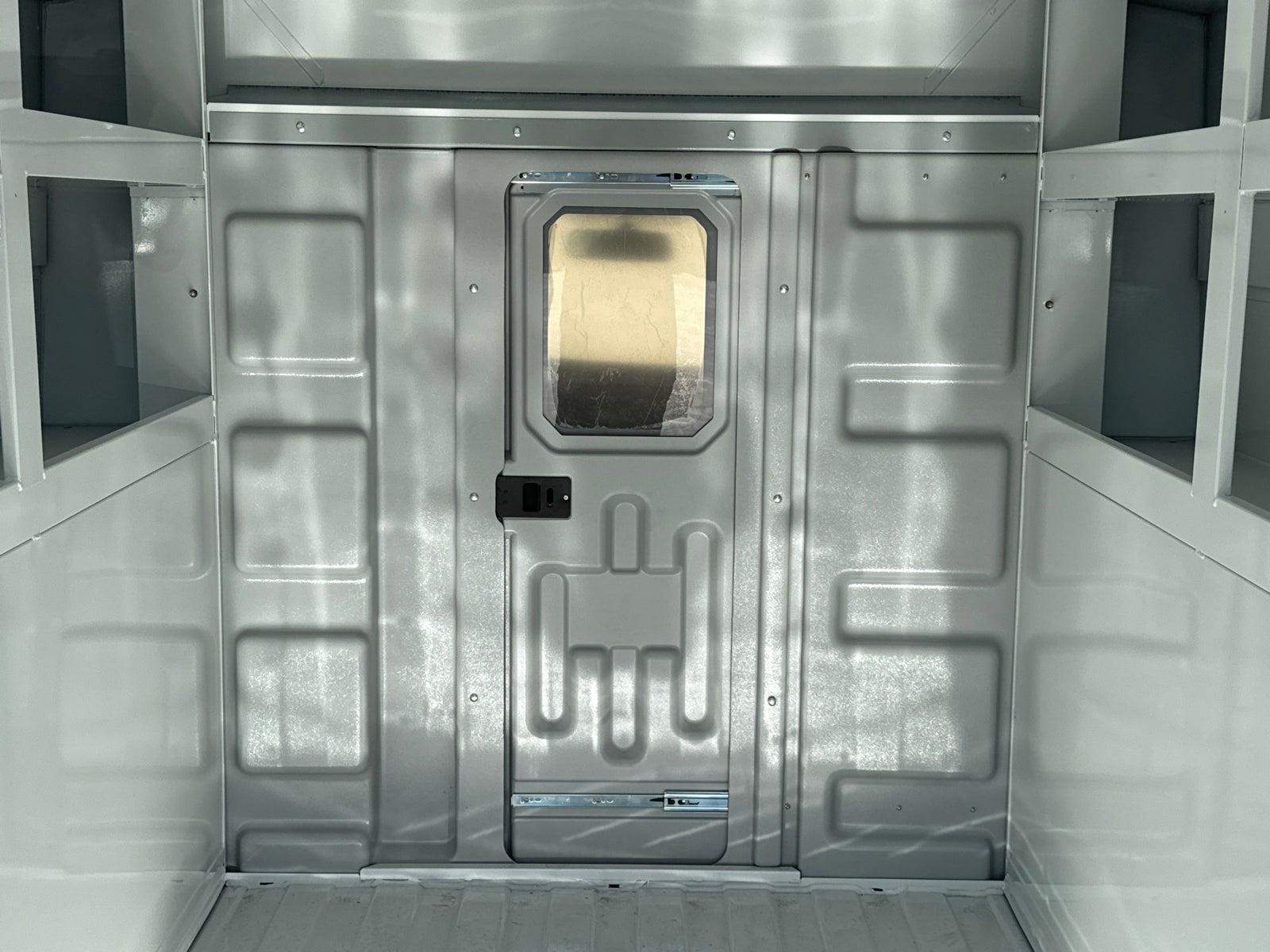 2025 GMC Savana Cutaway 3500 1WT