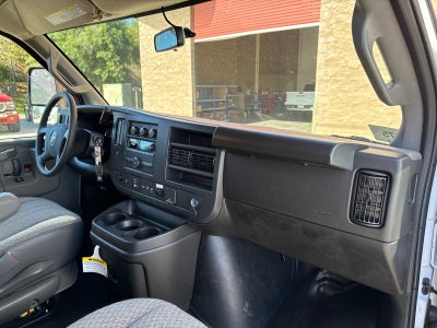 2025 GMC Savana Cutaway 3500 1WT