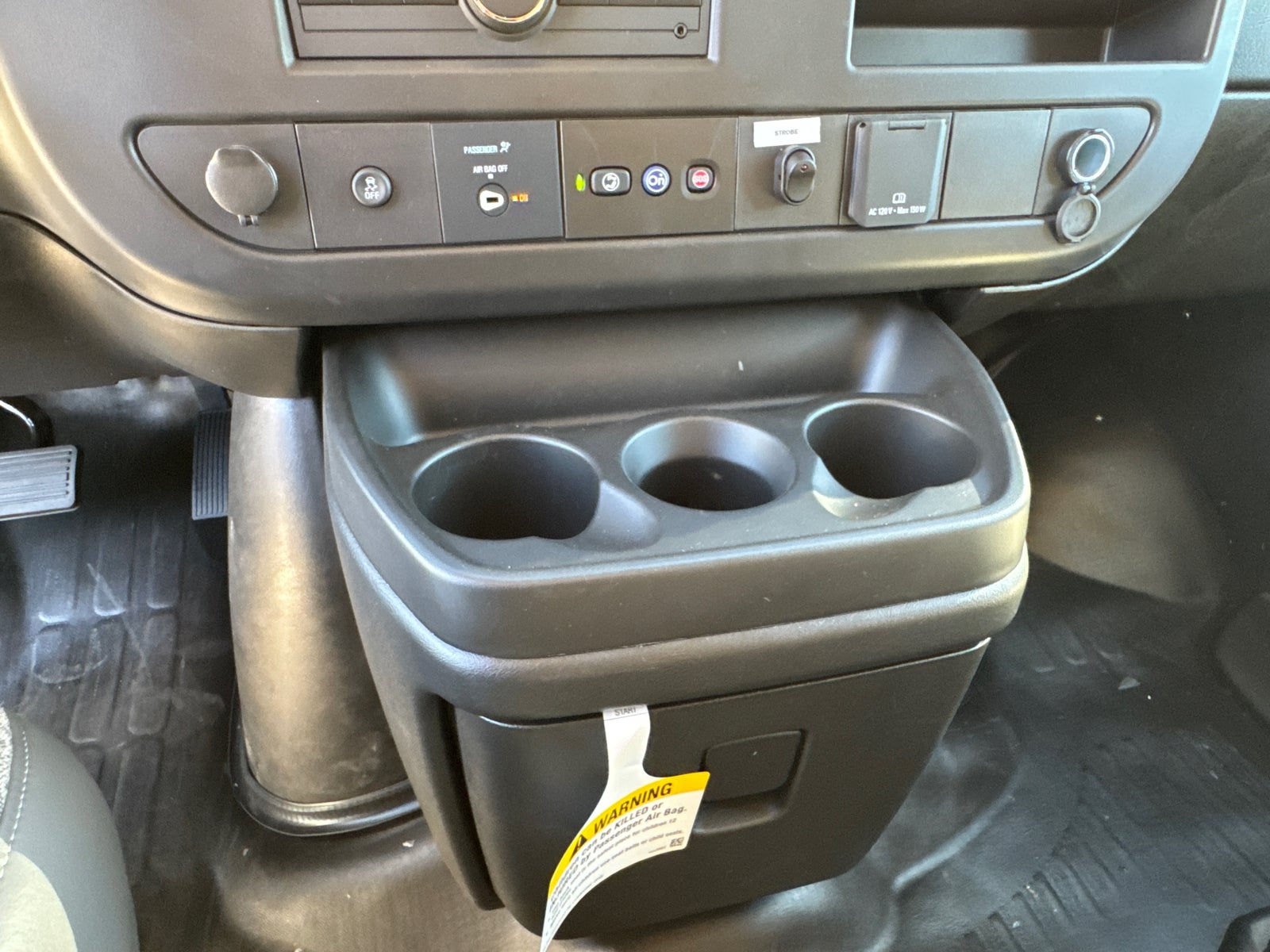 2025 GMC Savana Cutaway 3500 1WT