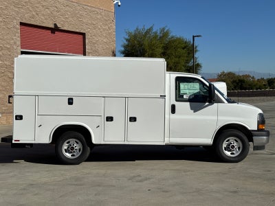 2025 GMC Savana Cutaway 3500 1WT