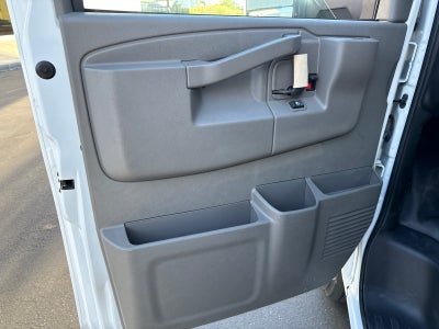 2025 GMC Savana Cutaway 3500 1WT