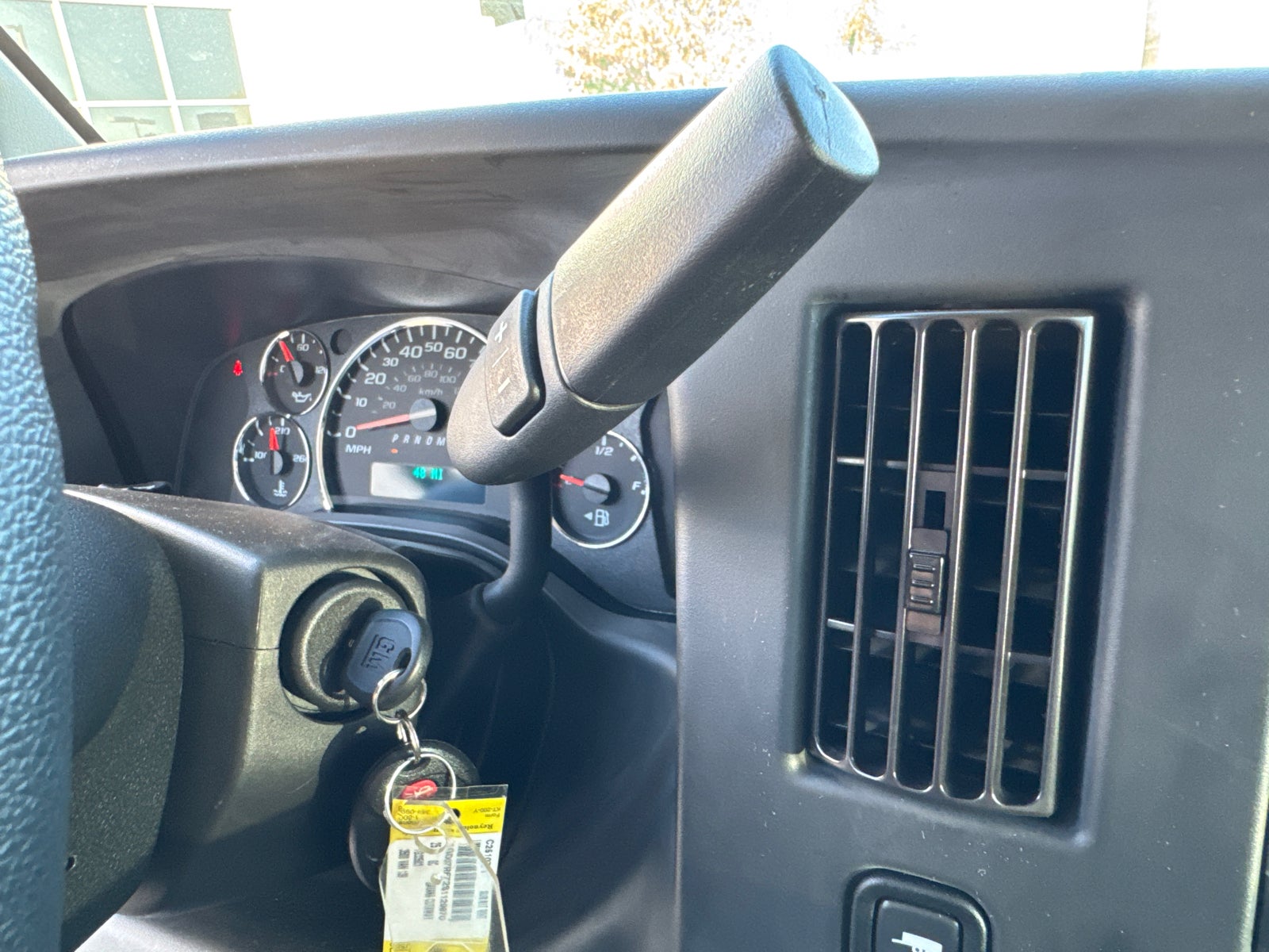 2025 GMC Savana Cutaway 3500 1WT