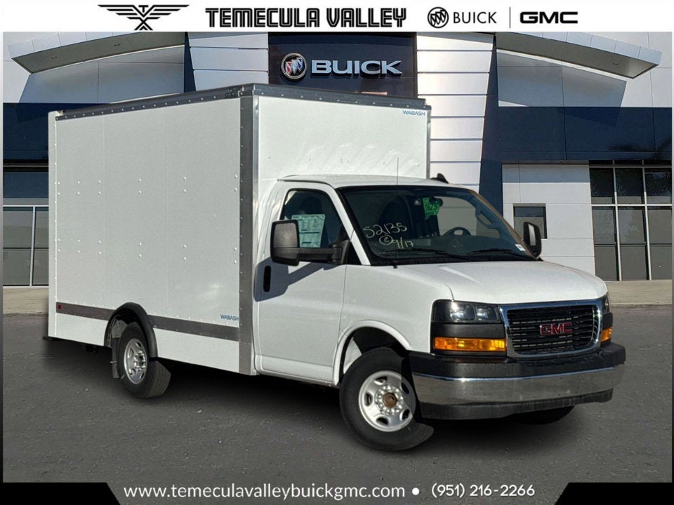 2025 GMC Savana Cutaway 3500 1WT