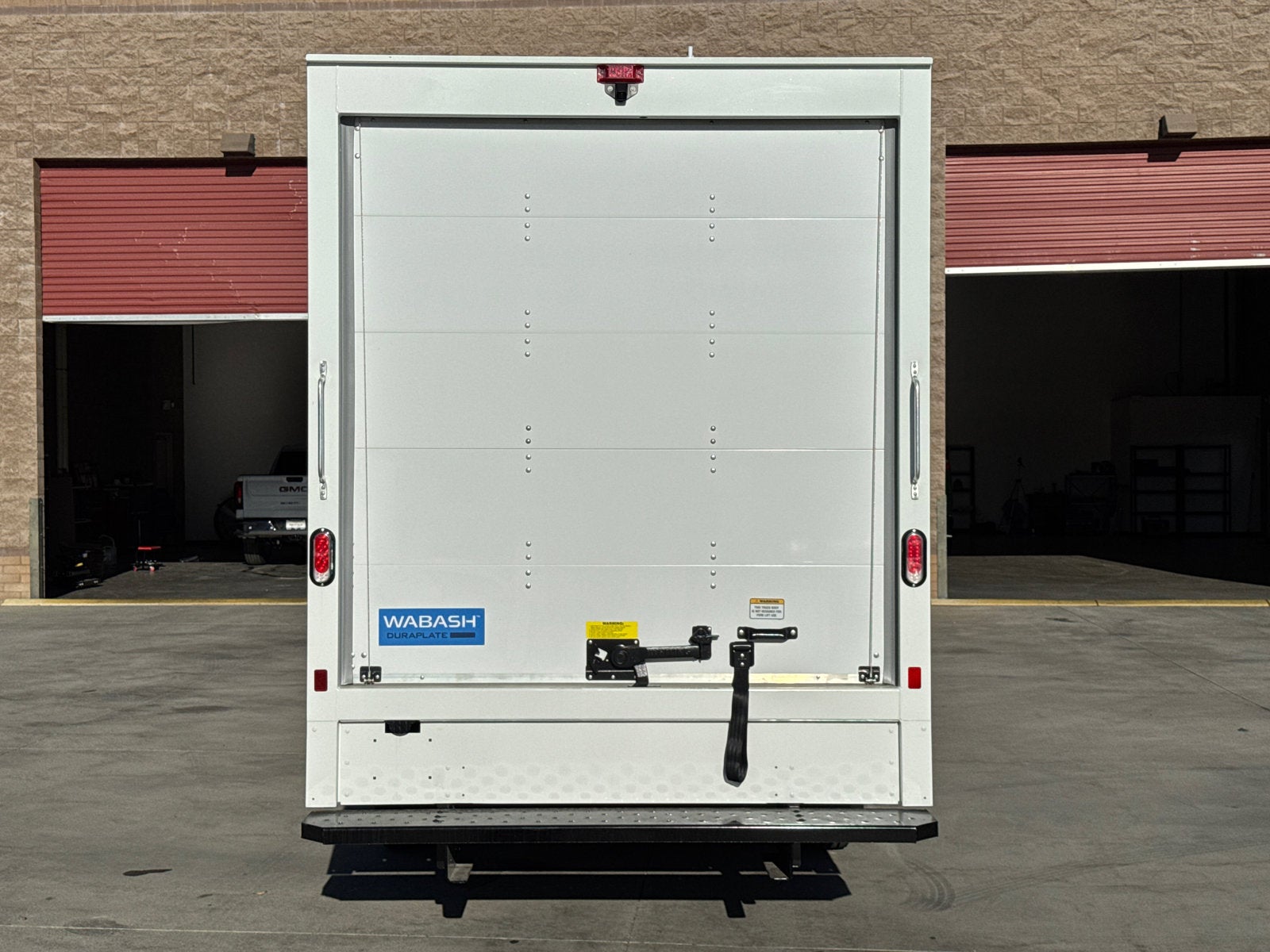 2025 GMC Savana Cutaway 3500 1WT