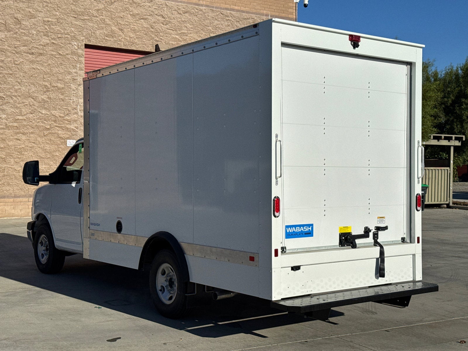 2025 GMC Savana Cutaway 3500 1WT