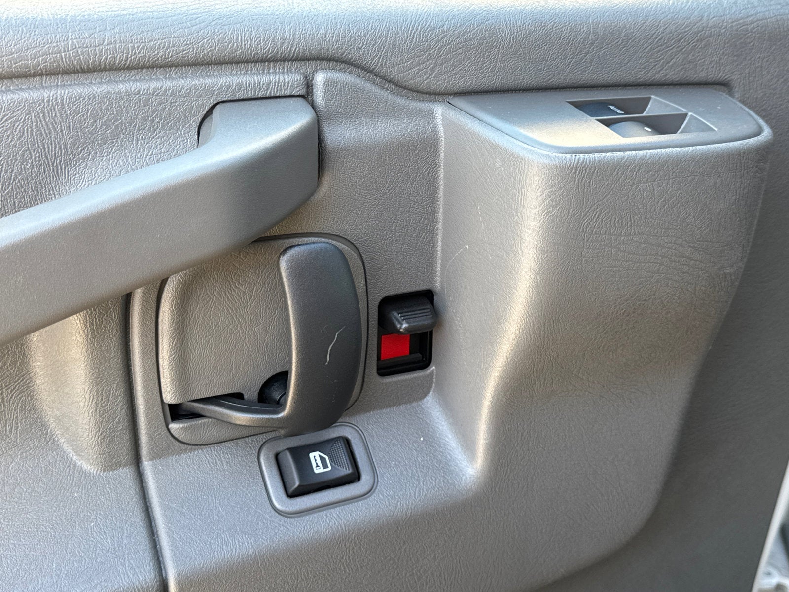 2025 GMC Savana Cutaway 3500 1WT