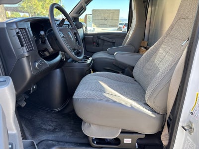 2025 GMC Savana Cutaway 3500 1WT