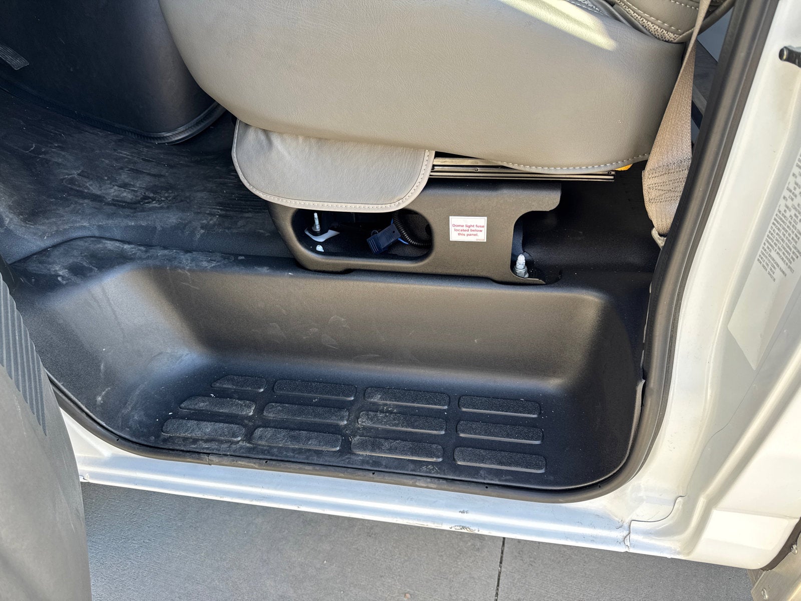 2025 GMC Savana Cutaway 3500 1WT