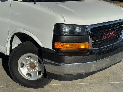 2025 GMC Savana Cutaway 3500 1WT