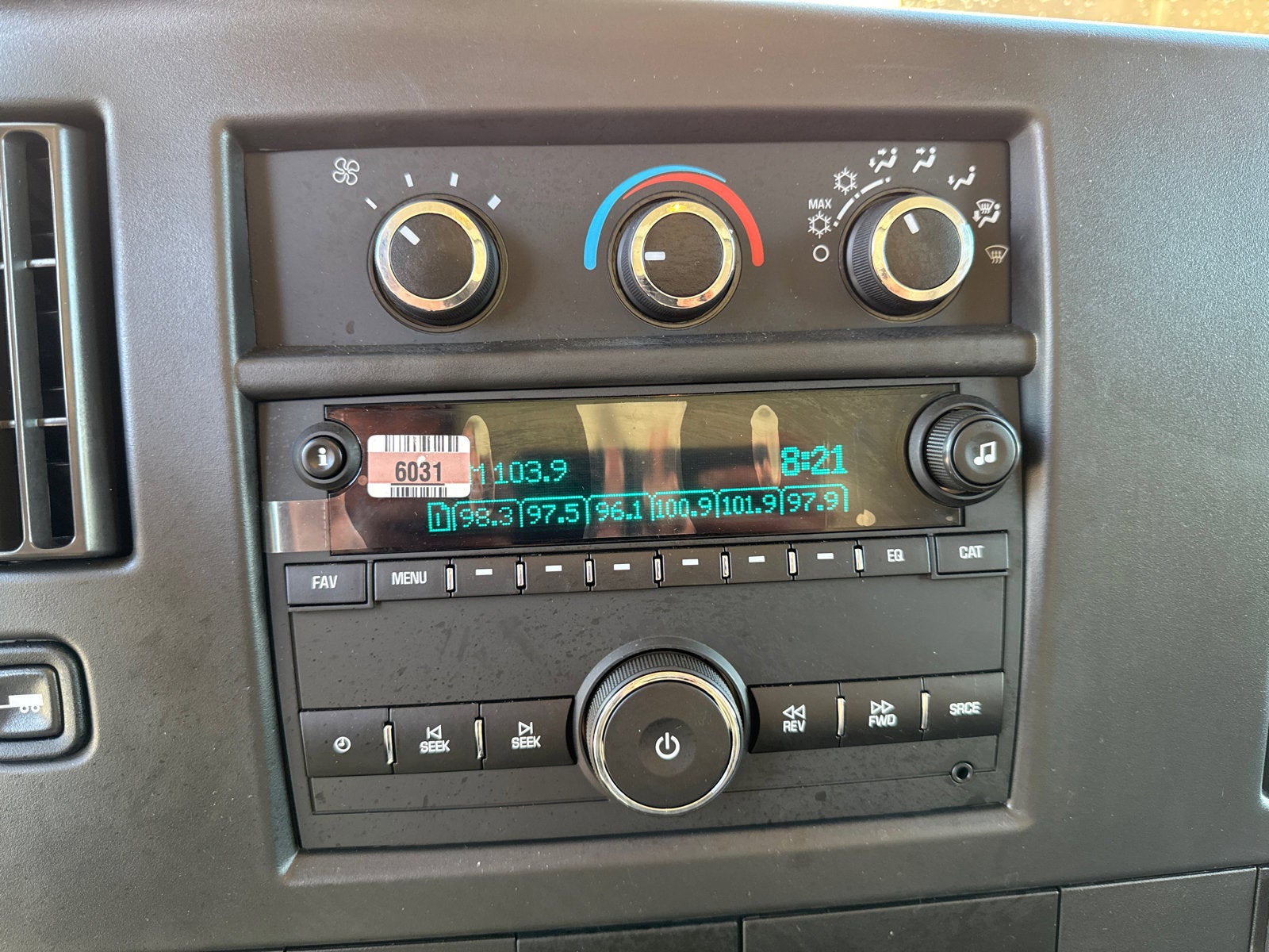 2025 GMC Savana Cutaway 3500 1WT