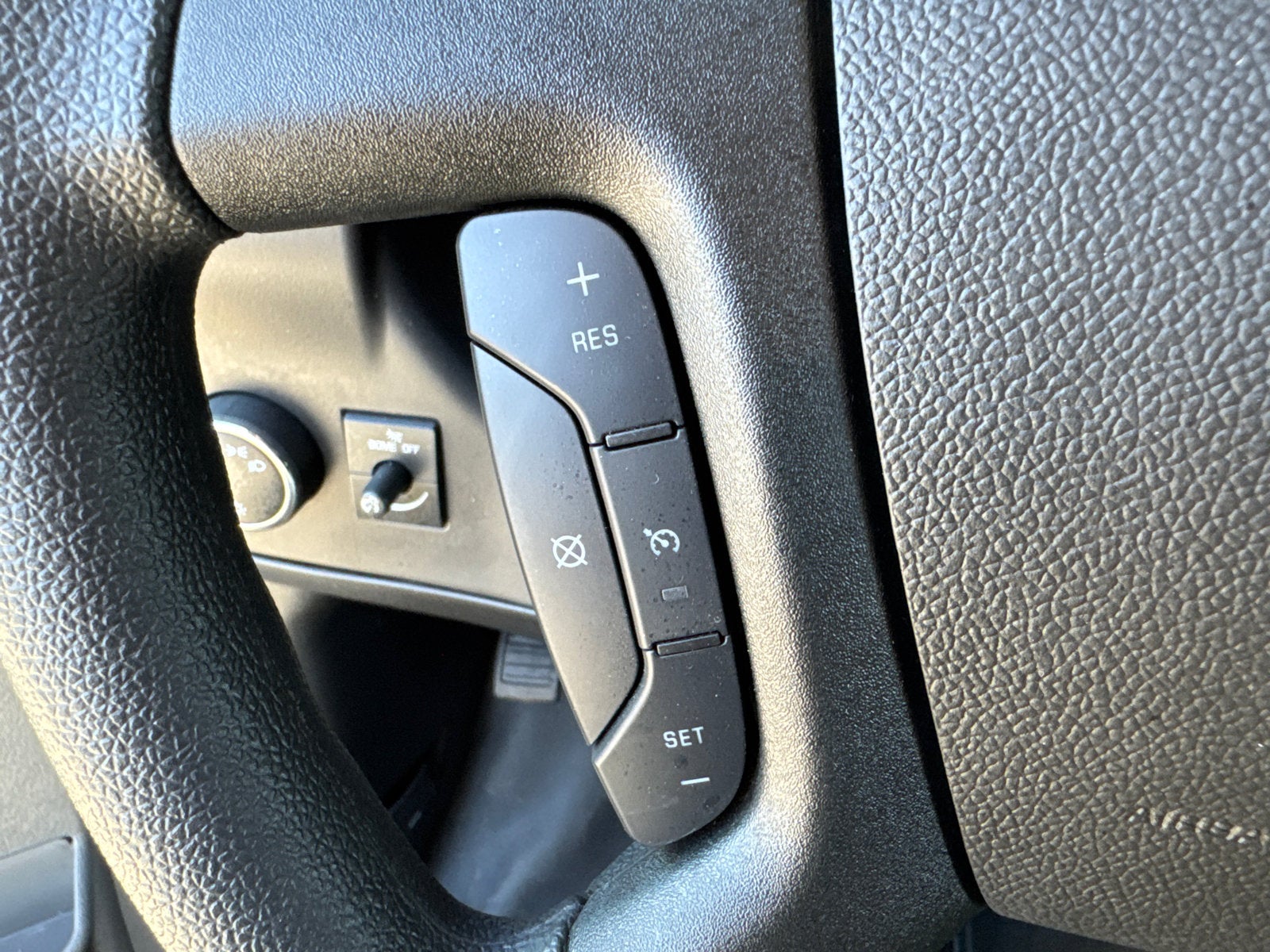 2025 GMC Savana Cutaway 3500 1WT