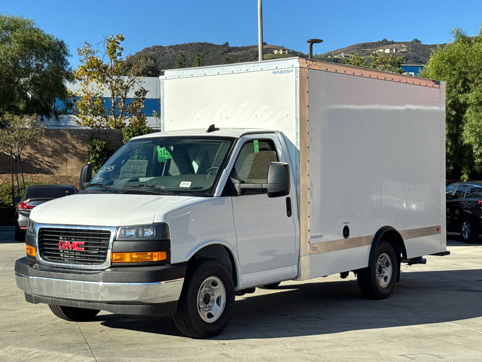 2025 GMC Savana Cutaway 3500 1WT
