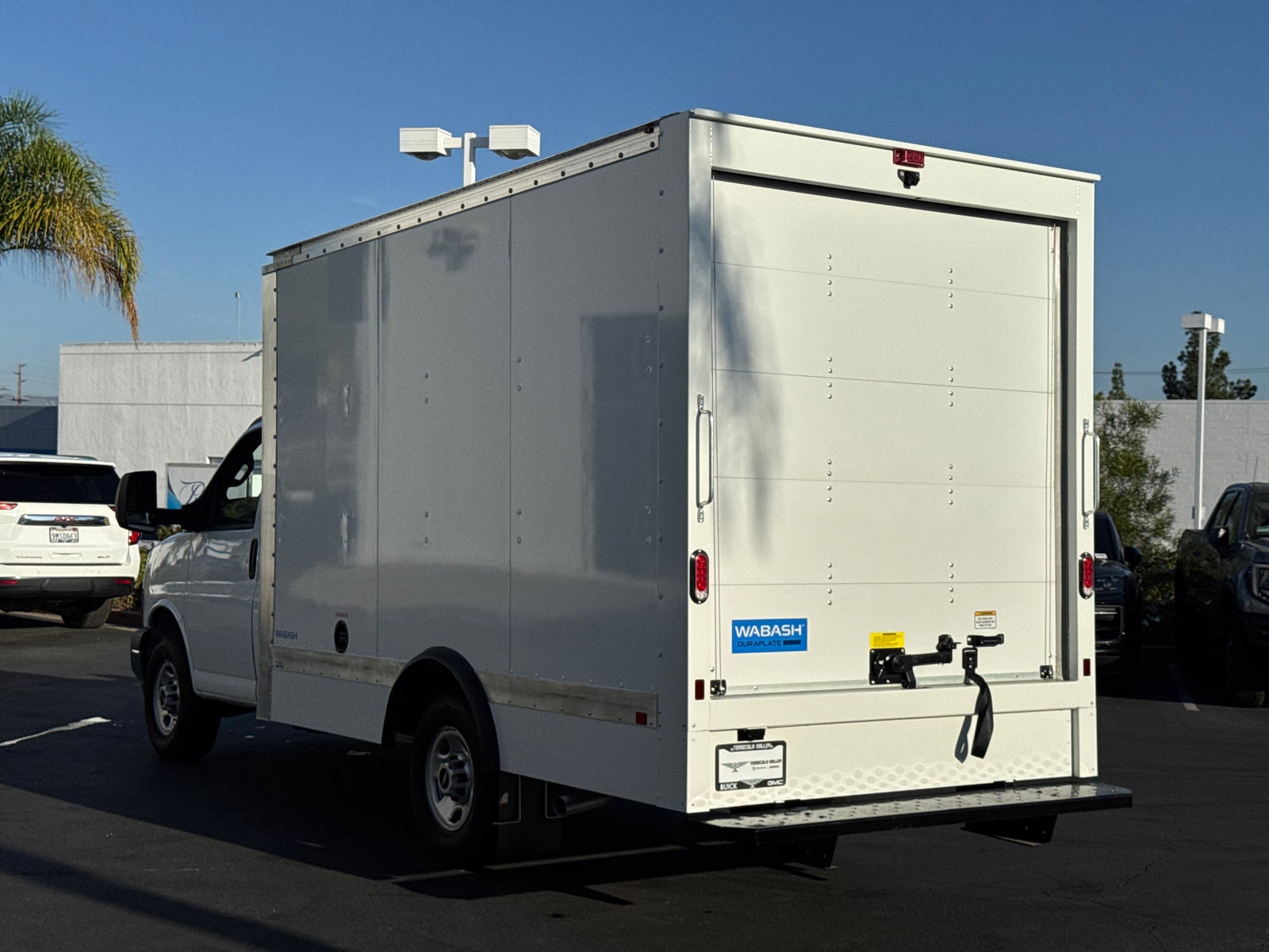 2025 GMC Savana Cutaway 3500 1WT