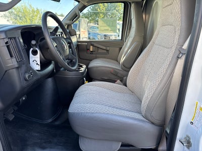 2025 GMC Savana Cutaway 3500 1WT