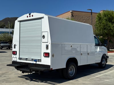 2025 GMC Savana Cutaway 3500 1WT