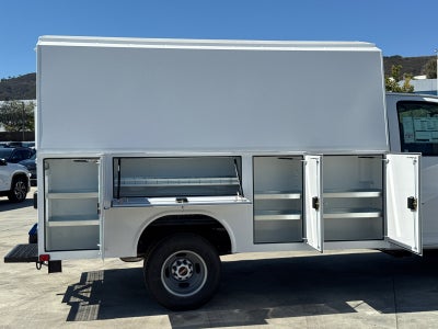 2025 GMC Savana Cutaway 3500 1WT