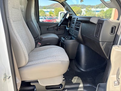 2025 GMC Savana Cutaway 3500 1WT