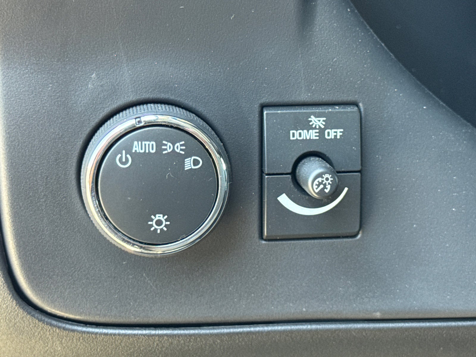 2025 GMC Savana Cutaway 3500 1WT