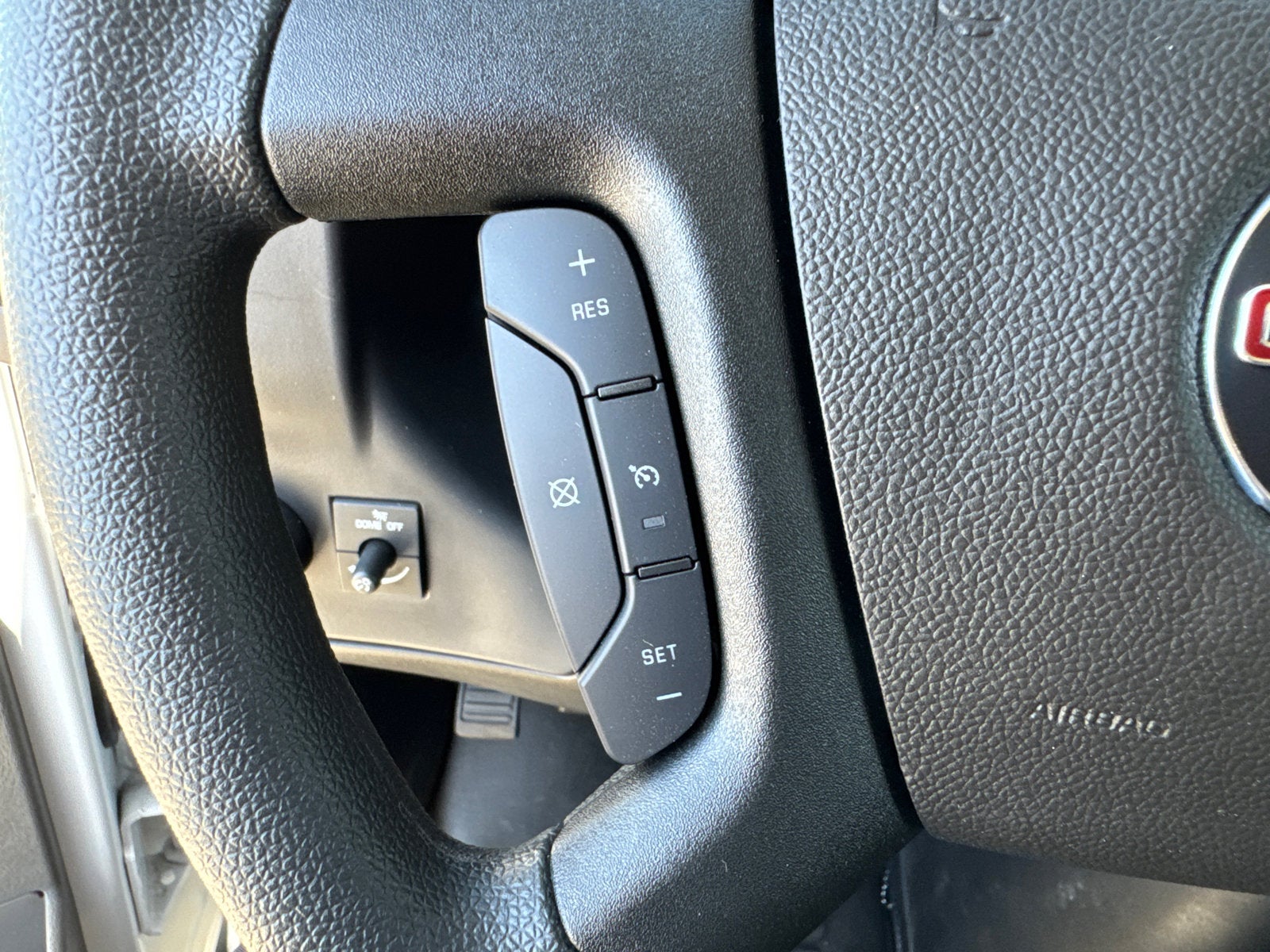 2025 GMC Savana Cutaway 3500 1WT