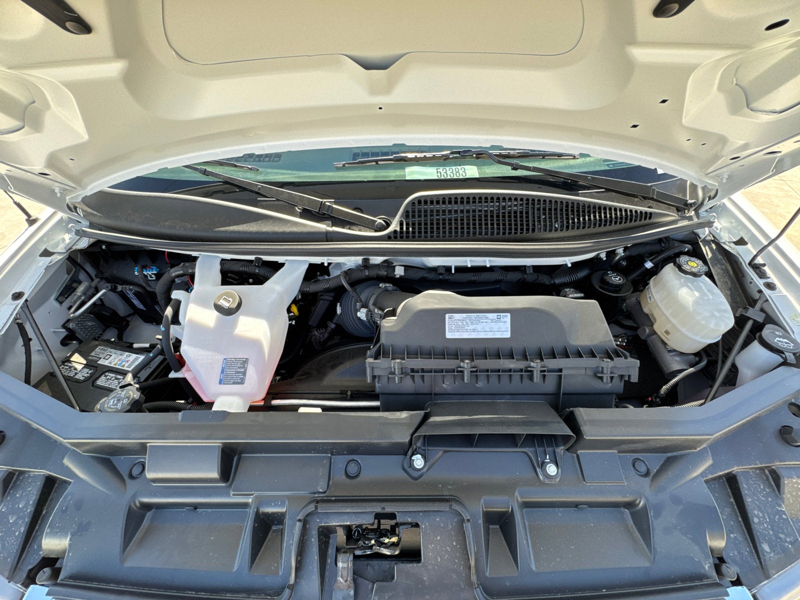 2025 GMC Savana Cutaway 3500 1WT