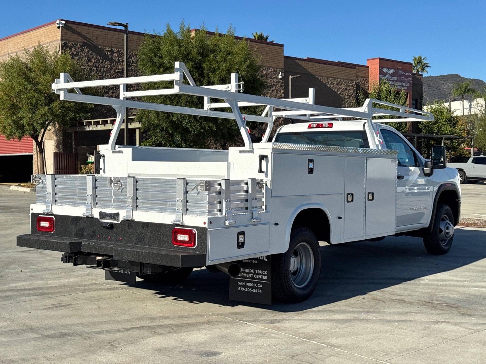 2025 GMC Sierra 3500 HD Chassis Cab Pro