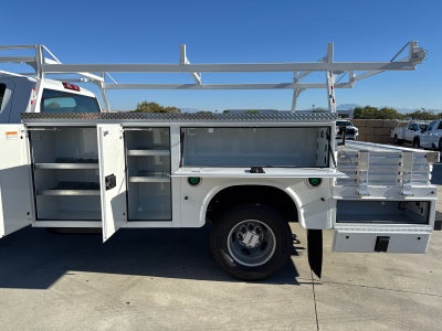 2025 GMC Sierra 3500 HD Chassis Cab Pro