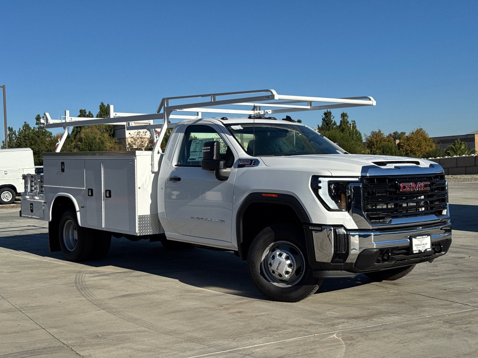 2025 GMC Sierra 3500 HD Chassis Cab Pro