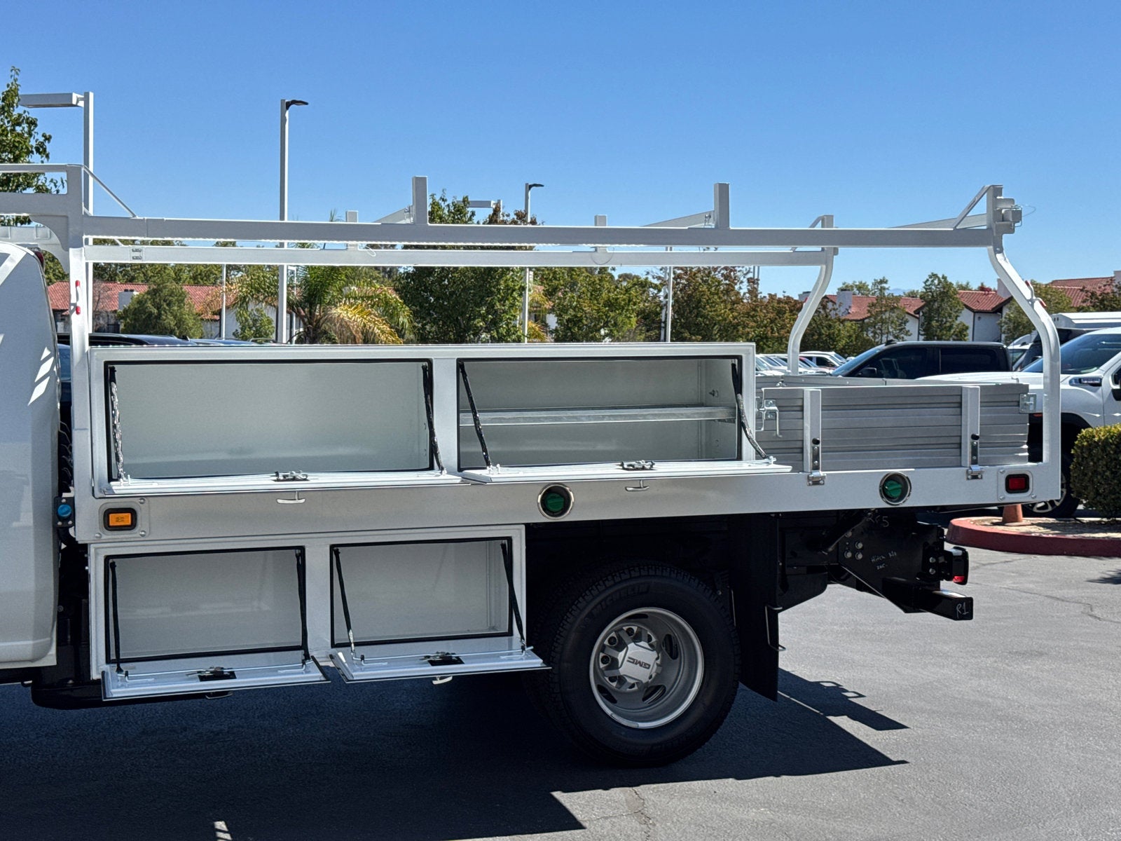2025 GMC Sierra 3500 HD Chassis Cab Pro
