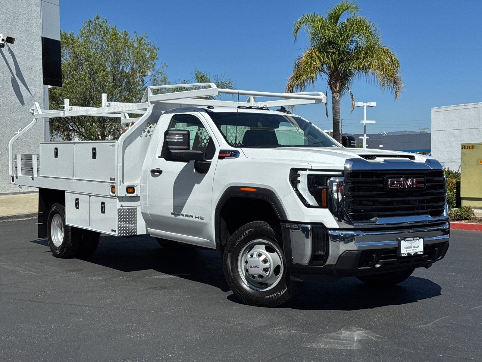 2025 GMC Sierra 3500 HD Chassis Cab Pro