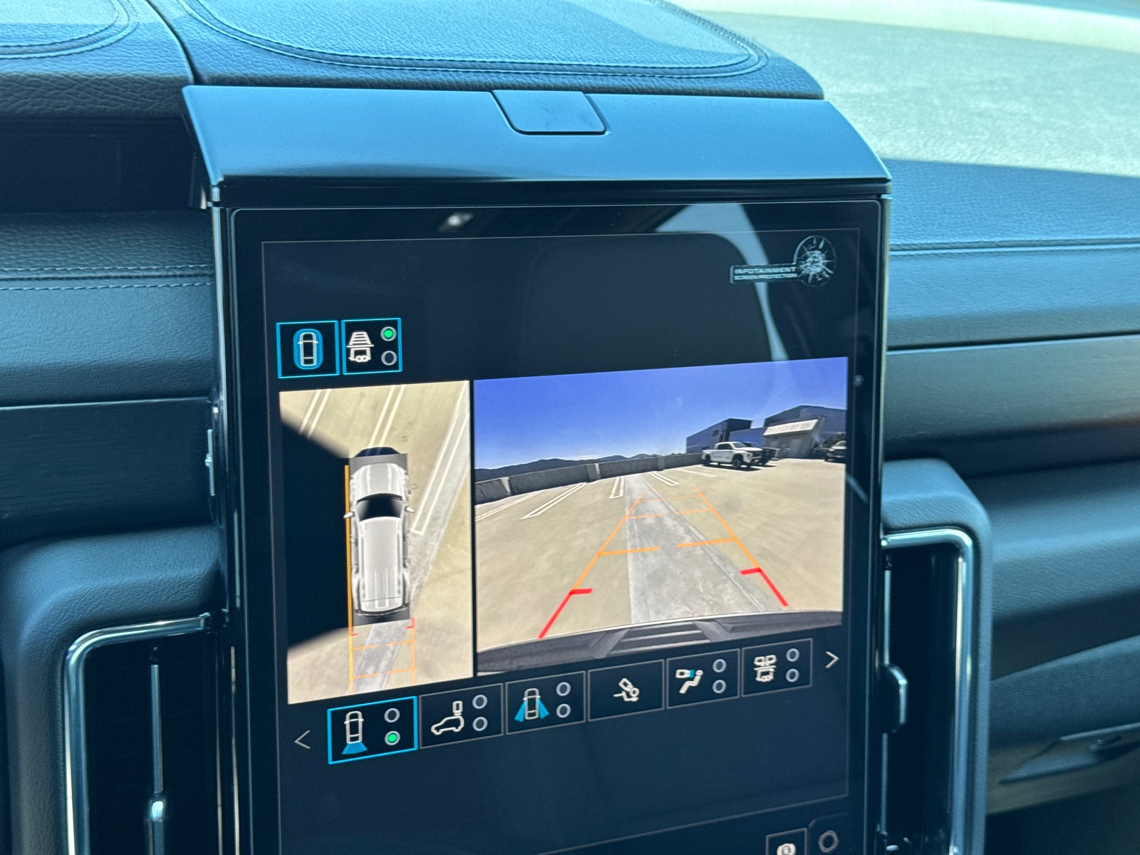2026 GMC Yukon Denali - Photo 37