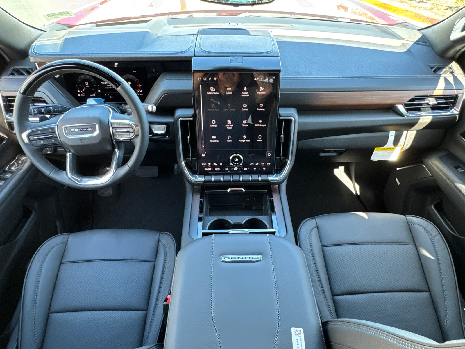 2026 GMC Yukon Denali - Photo 23
