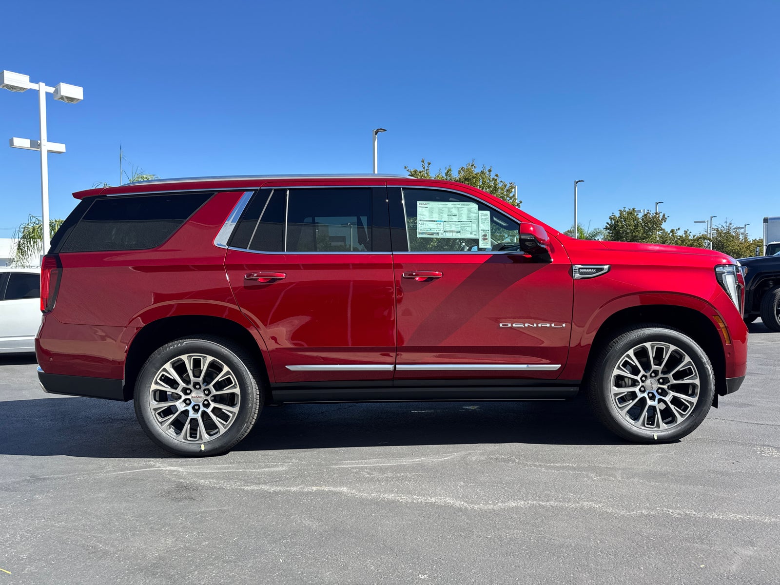 2026 GMC Yukon Denali - Photo 7