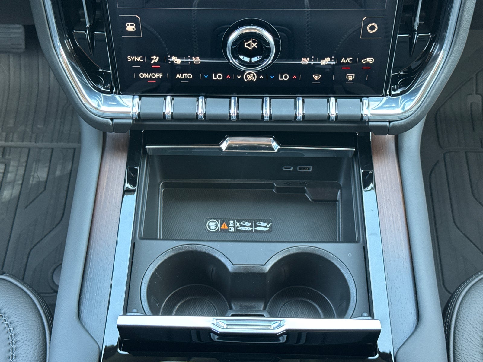 2026 GMC Yukon Denali - Photo 29