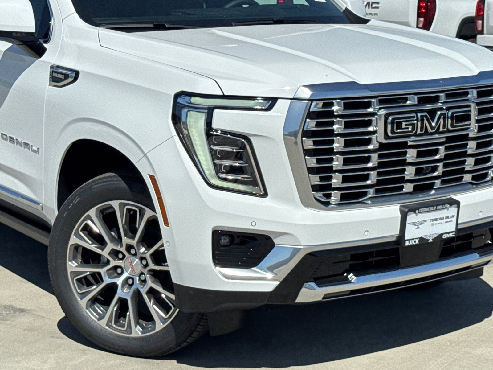 2026 GMC Yukon Denali - Photo 3
