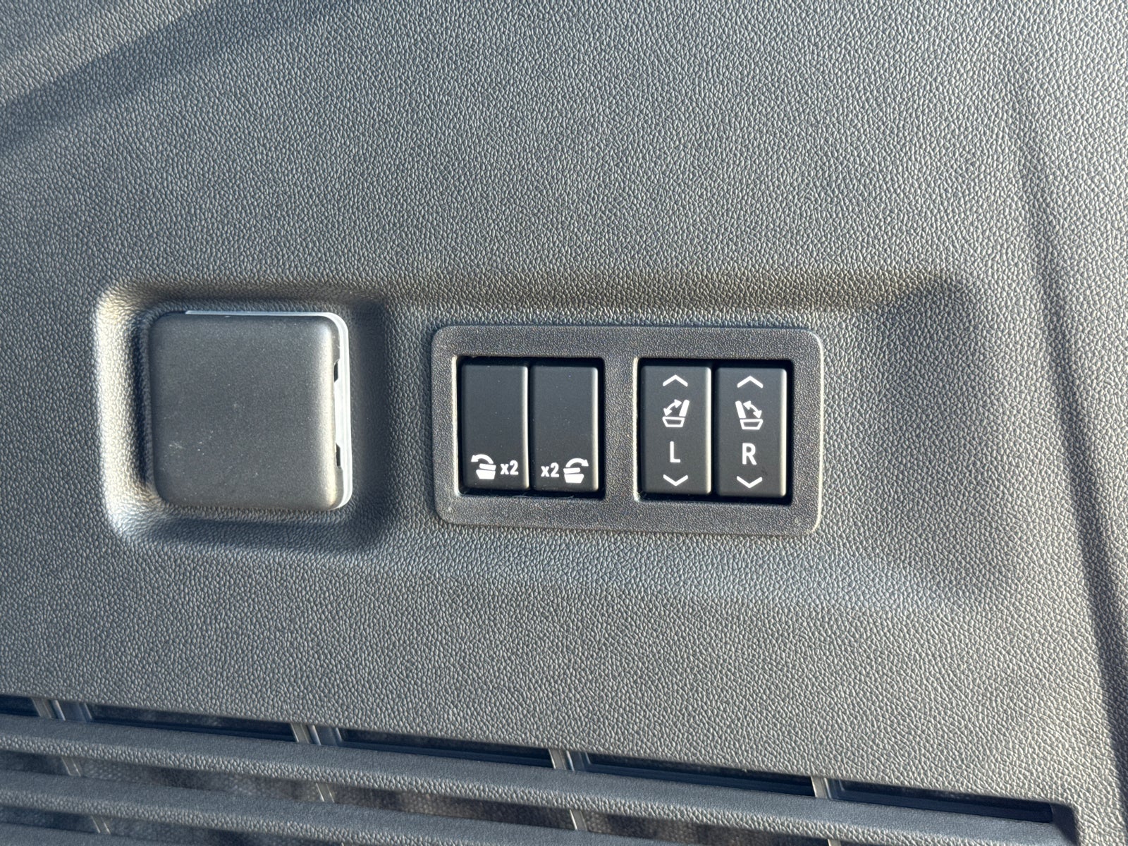 2026 GMC Yukon XL Elevation - Photo 10
