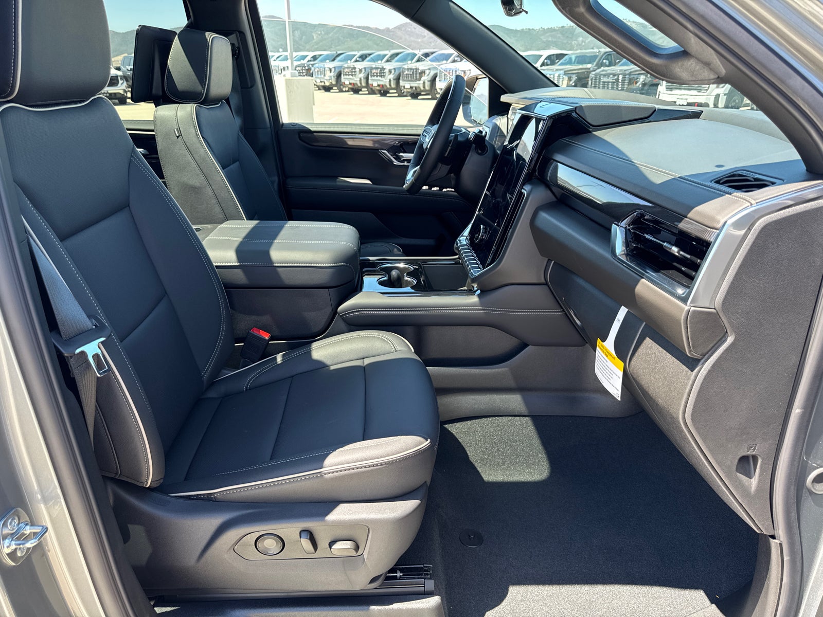 2026 GMC Yukon XL Elevation - Photo 17