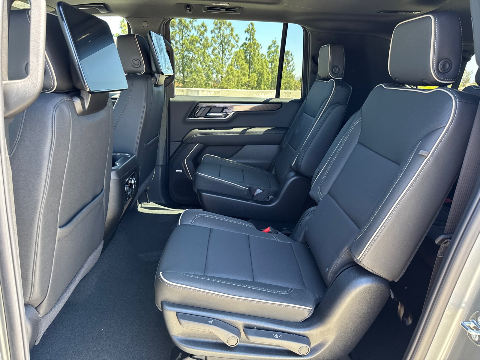 2026 GMC Yukon XL Elevation - Photo 32