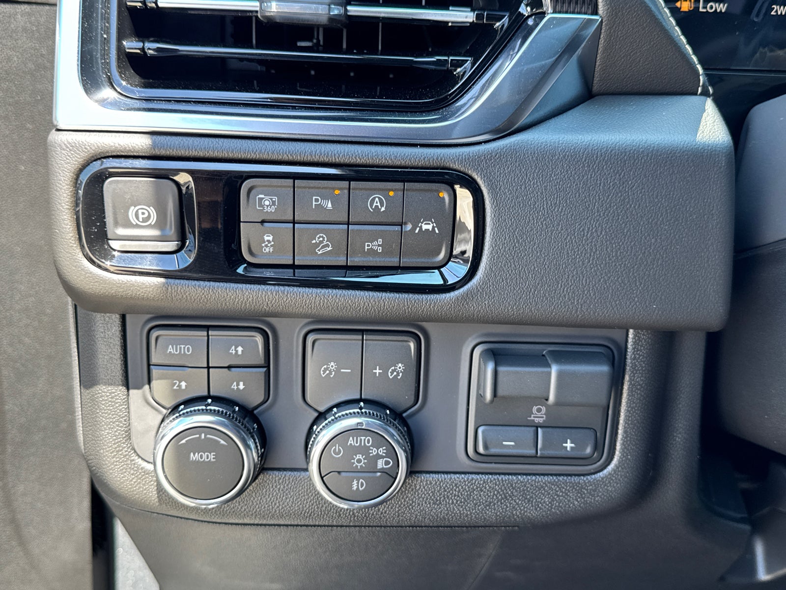 2026 GMC Yukon XL Elevation - Photo 35