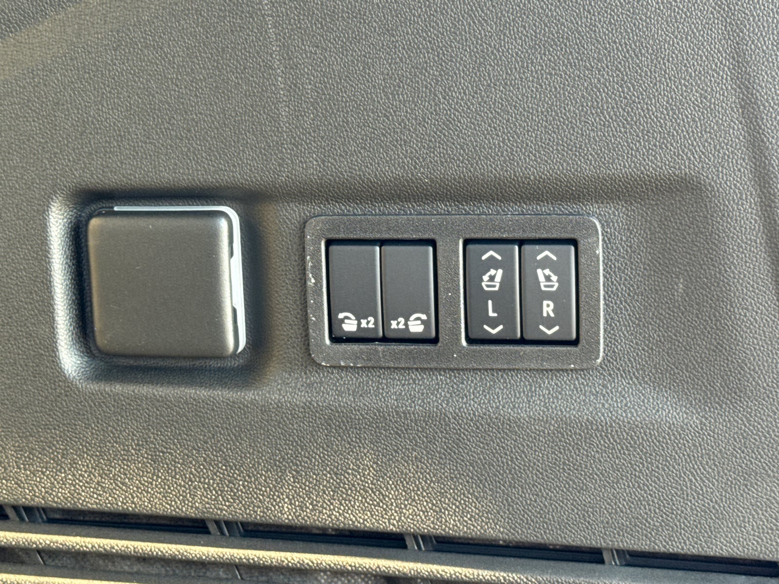 2027 GMC Yukon XL Denali