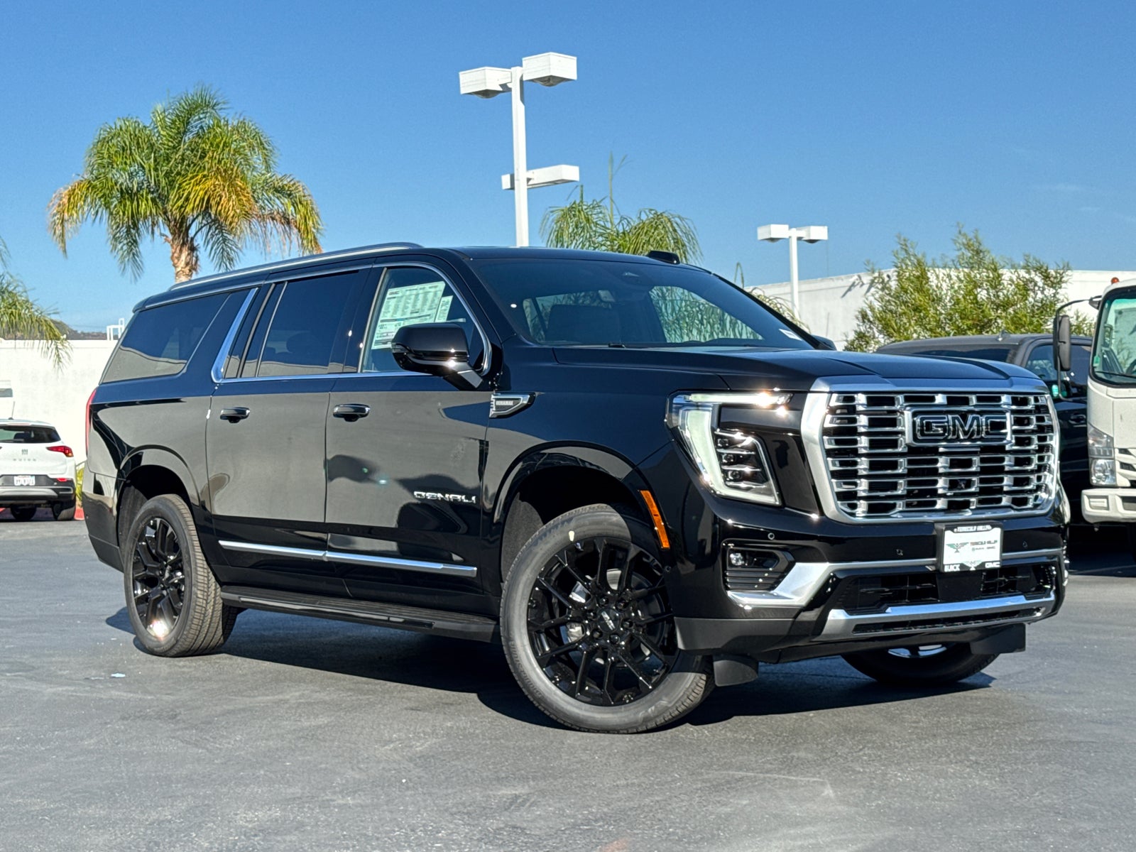 2026 GMC Yukon XL Denali - Photo 2