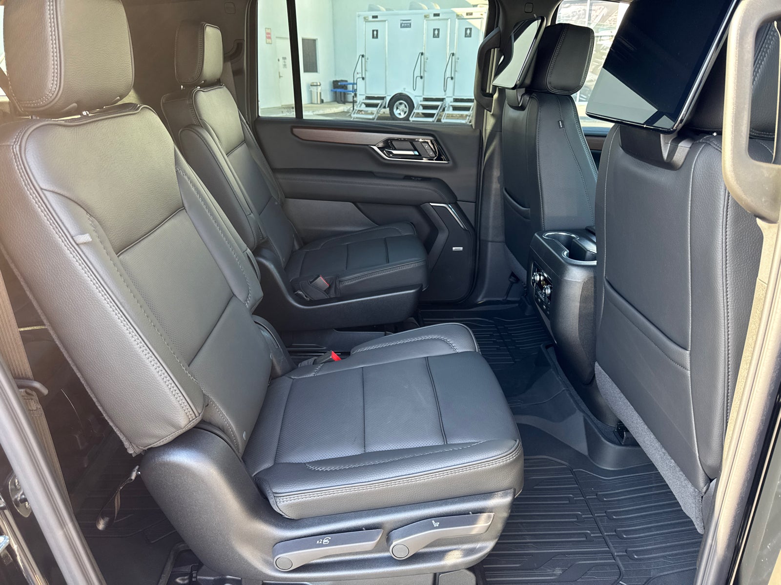 2026 GMC Yukon XL Denali - Photo 20