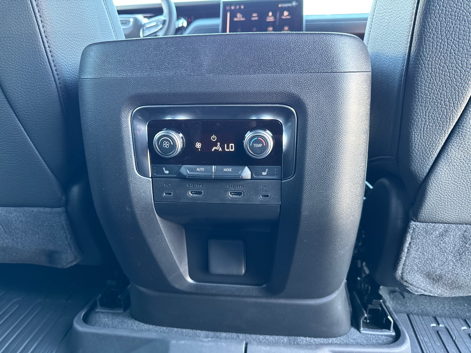 2026 GMC Yukon XL Denali - Photo 22